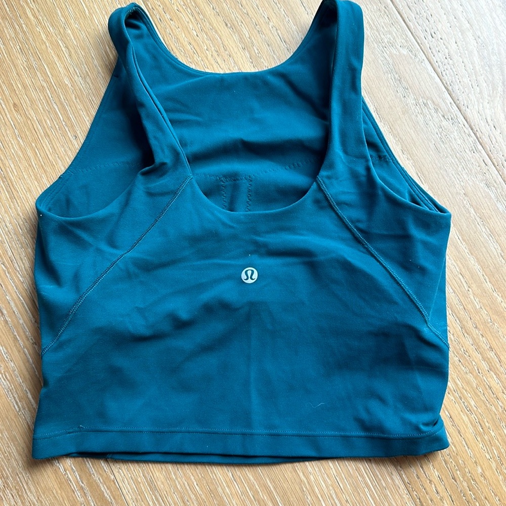 Lululemon crop top, size 6